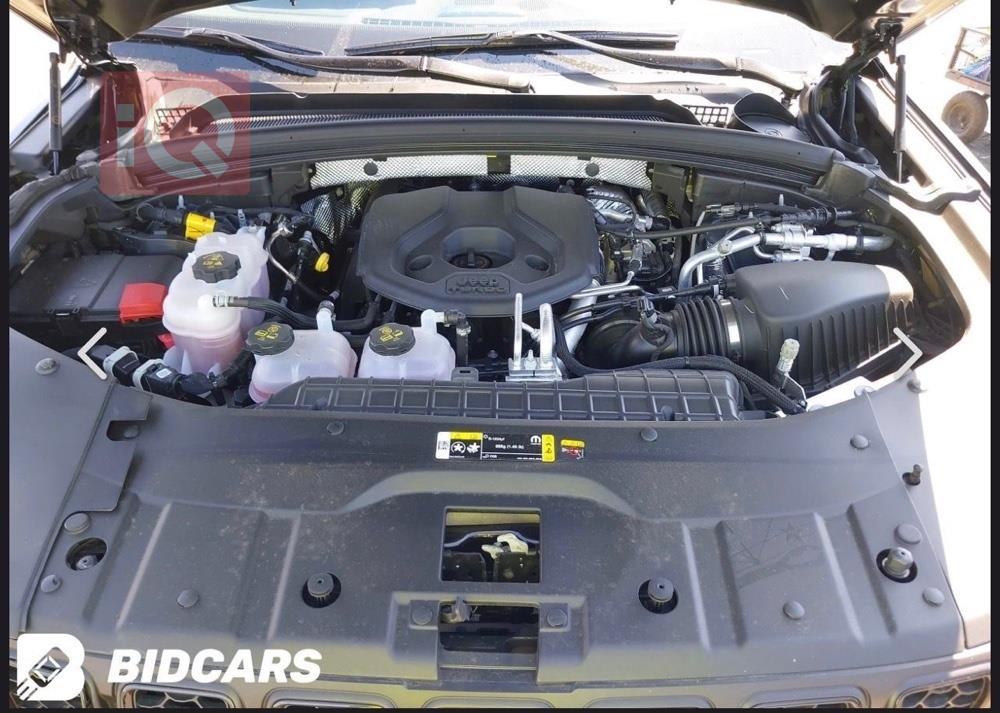 جیپ گراند شیرۆکی